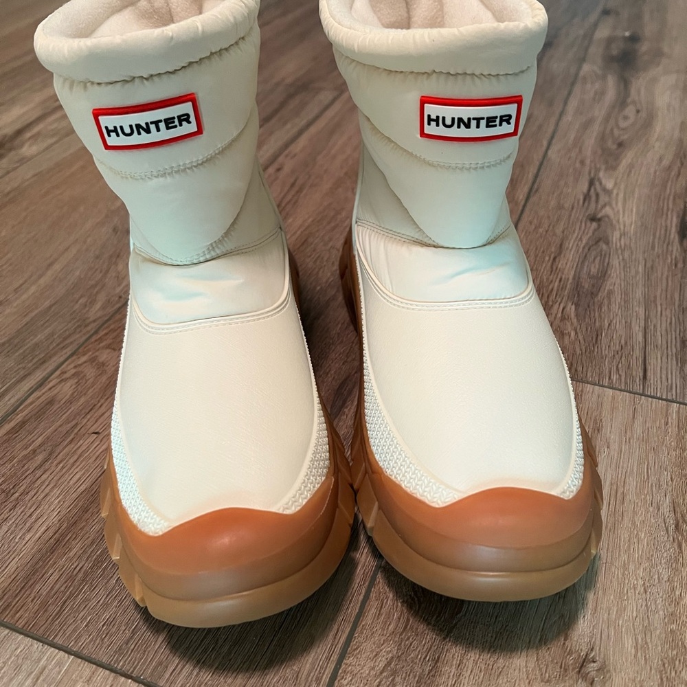 Hunter Cream and Tan Boots